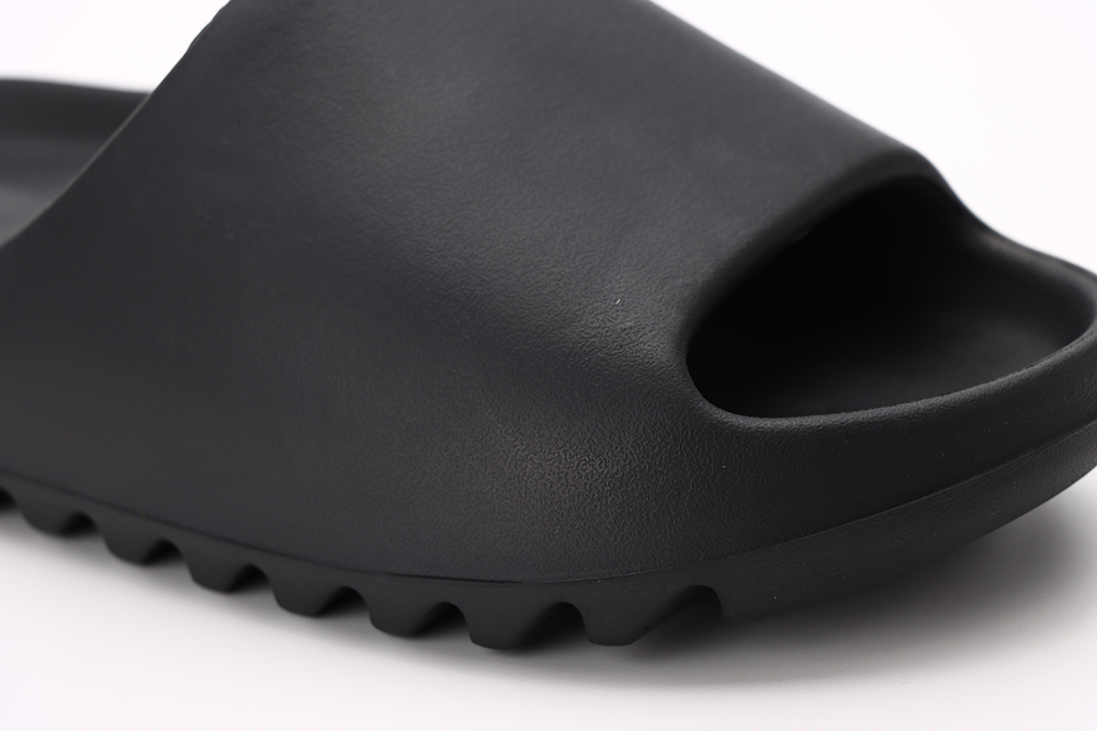 yeezy slides ‘onyx’ reps’ (matte upper)