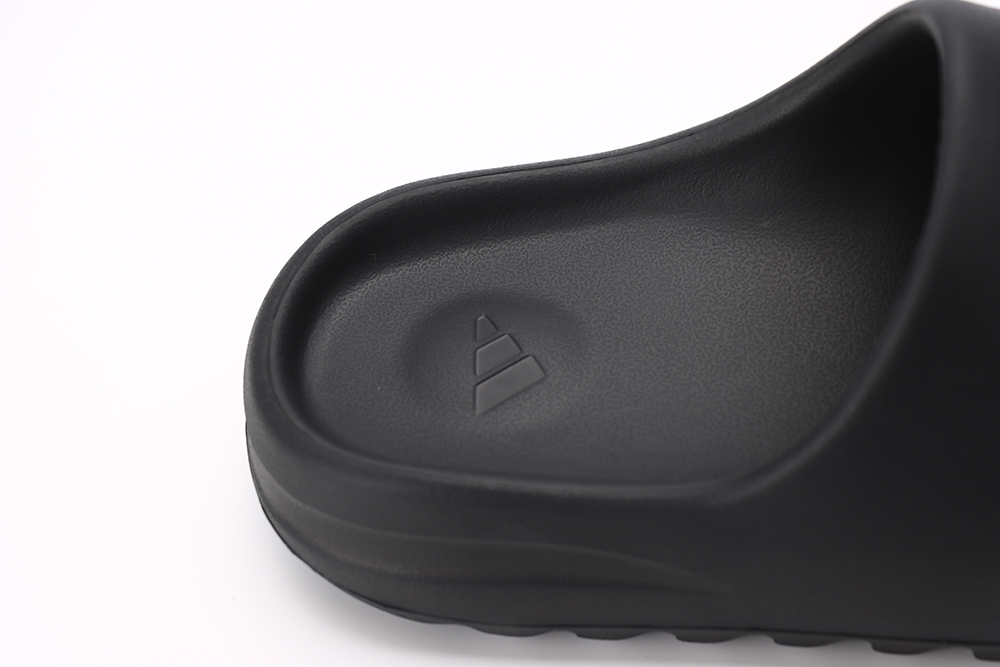 yeezy slides ‘onyx’ reps’ (matte upper)