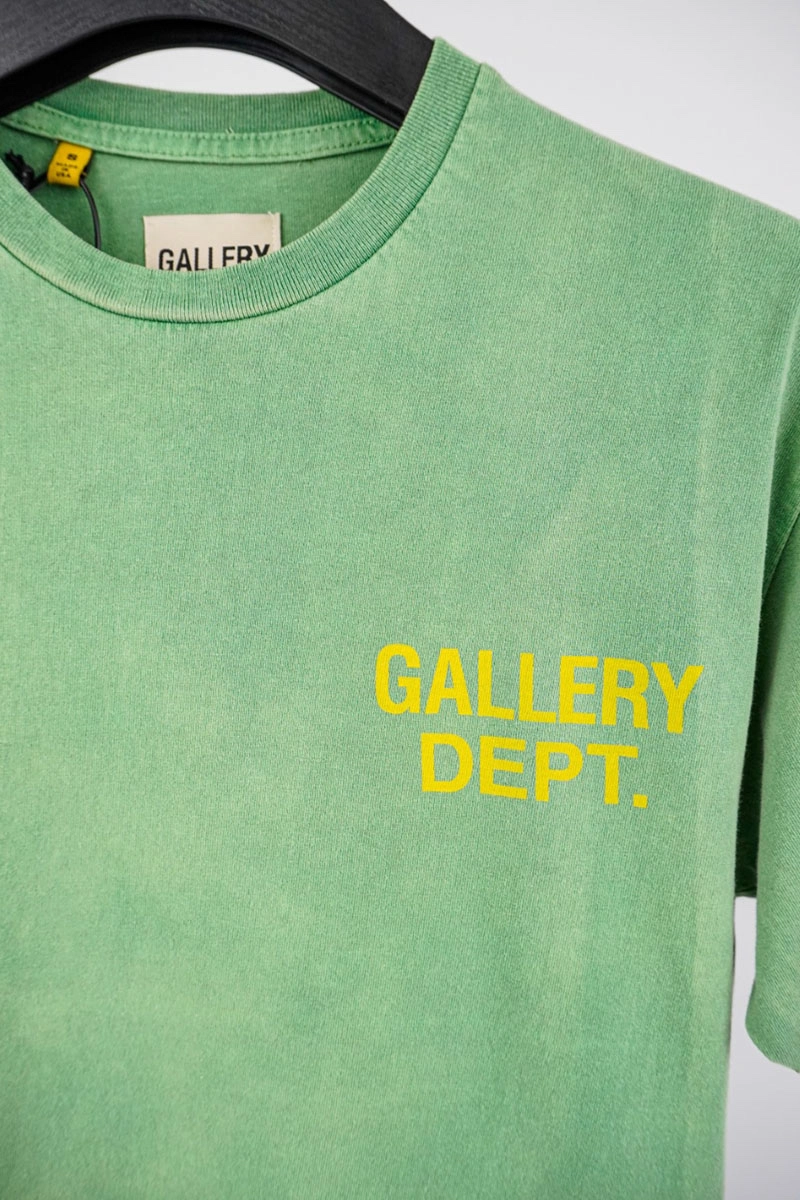 gallery dept vintage logo t-shirt green