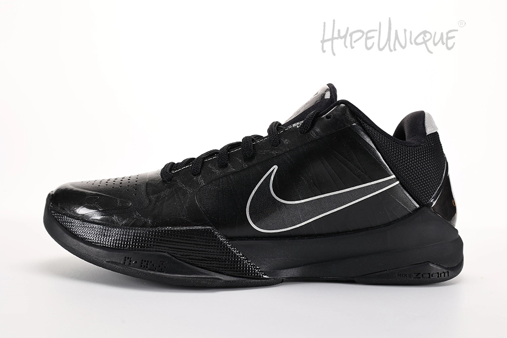 zoom kobe 5 ‘black out’